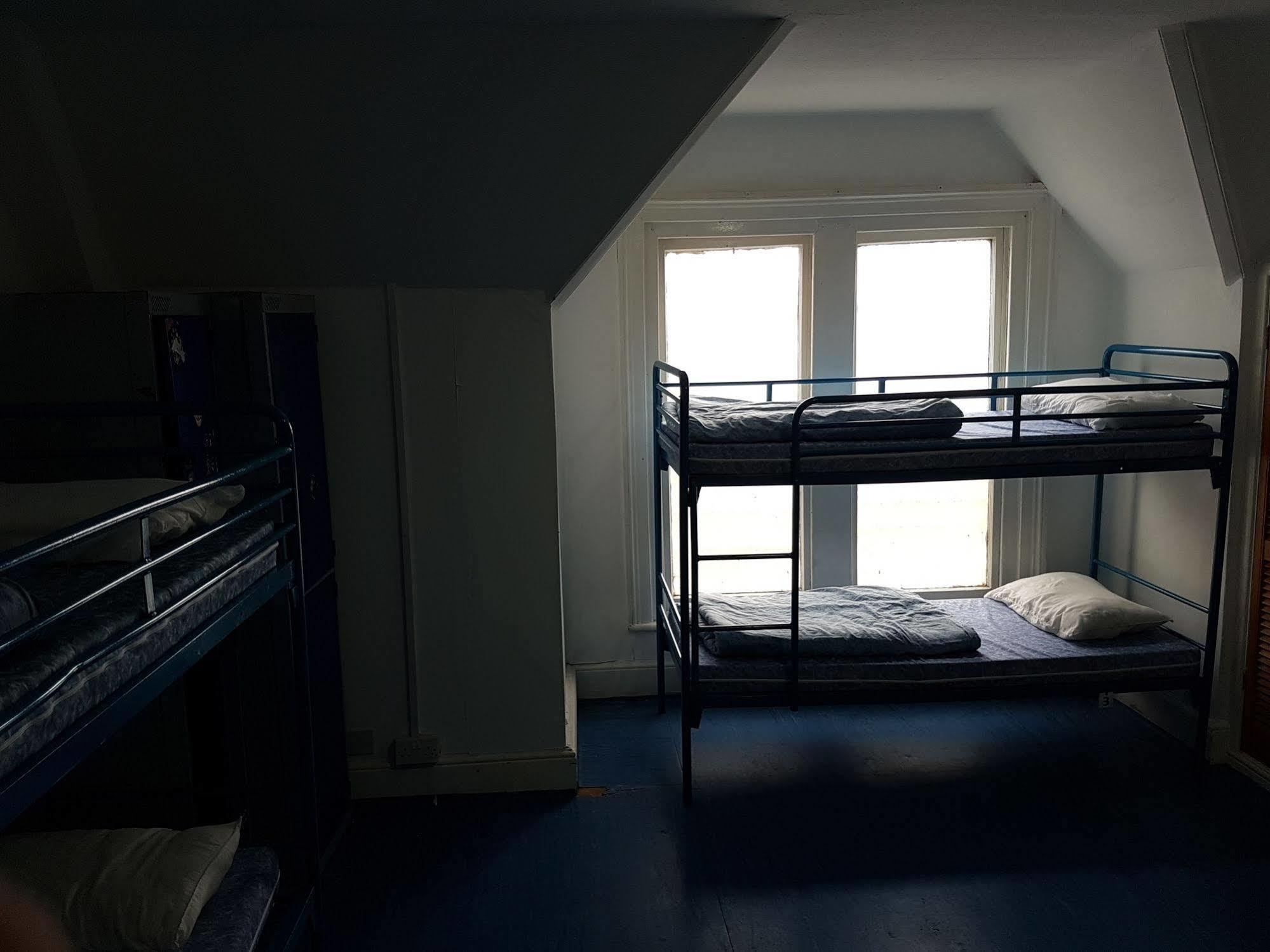 Sea View Hostel *